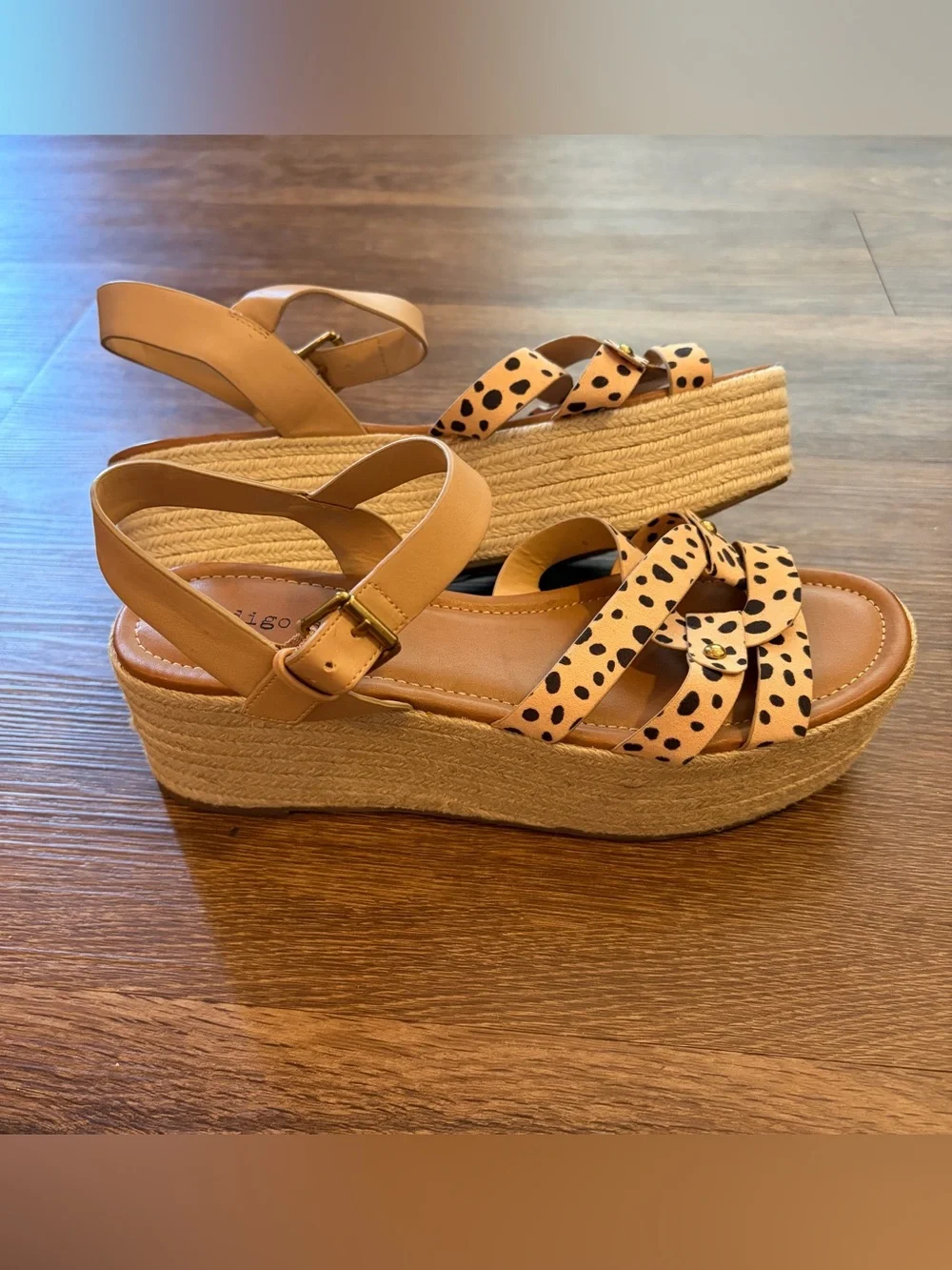 Indigo rd.-Womens Tan  Platform Sandals  Size 8.5